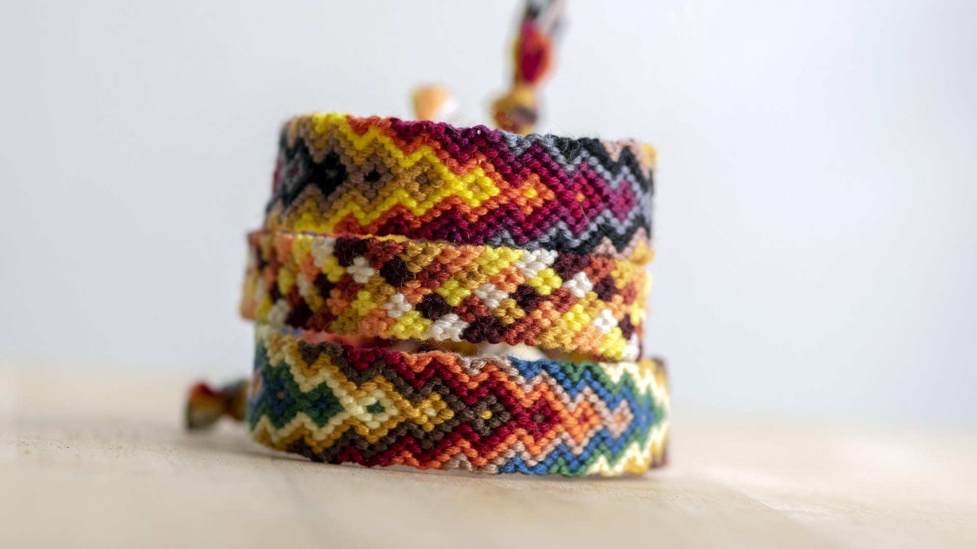 Rainbow set threaded Bracelet