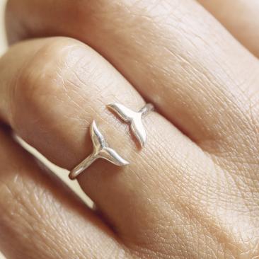 The White Wale Ring 